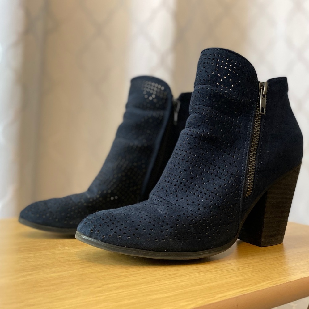 Navy blue suede ankle boots by Carlos Santana